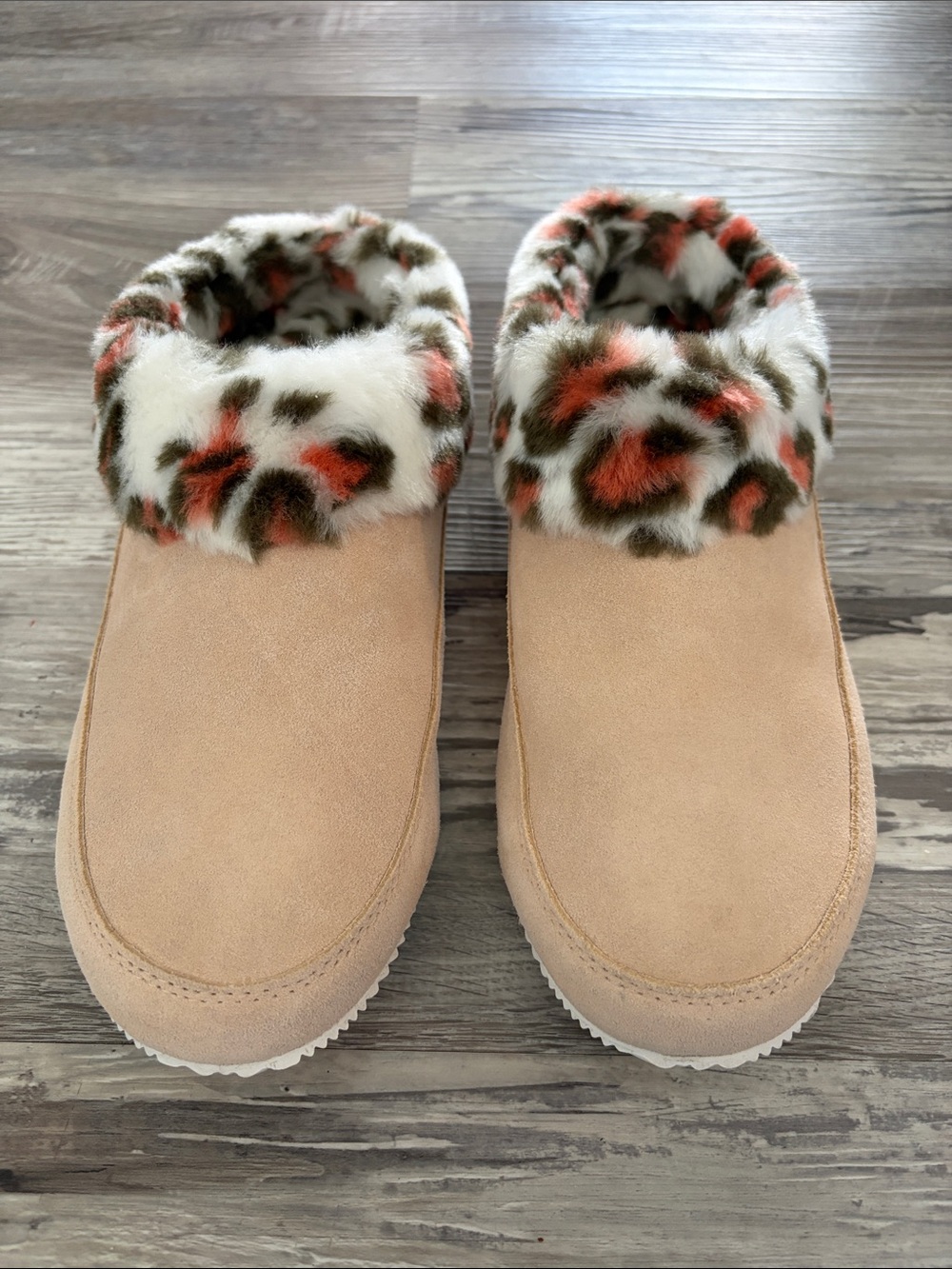 Sorel Women's Faux Fur Slippers with Leopard-Pattern  size 8